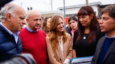 Kicillof visitó Lanús junto a Tolosa Paz y firmó convenios para avanzar con obras en Villa Porá y barrio Acuba