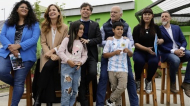 Kicillof visitó Lanús junto a Tolosa Paz y firmó convenios para avanzar con obras en Villa Porá y barrio Acuba
