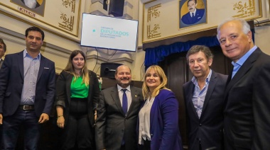 Debutó la unidad radical en el acto de entronización de Alfonsín en la Legislatura