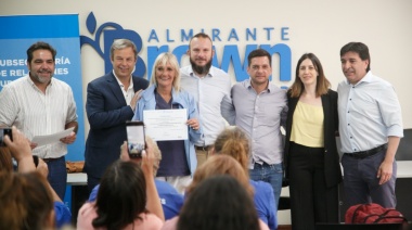 Cascallares y Fabiani encabezaron un emotivo reconocimiento a promotoras de la salud