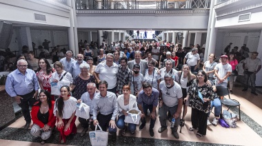 Entregaron pases libres para el transporte a vecinos de Almirante Brown