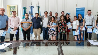 Cascallares y Fabiani entregaron reconocimientos a trabajadores municipales