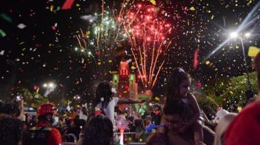 Cientos de niños disfrutaron de la tradicional caravana de los Reyes en Lomas
