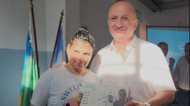 El ENACOM entregó tablets a vecinos de Berisso