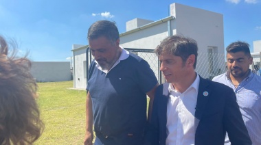 Kicillof y Bertinat encabezaron la entrega de 30 viviendas para trabajadores municipales en Alberti