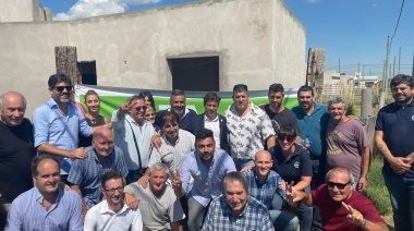 Kicillof y Bertinat encabezaron la entrega de 30 viviendas para trabajadores municipales en Alberti