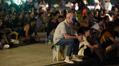 Más de 3 mil personas disfrutaron de “Argentina, 1985” gratis en las escalinatas del Congreso