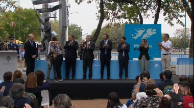 Fernández visitó Brown y encabezó un emotivo homenaje a los héroes de Malvinas