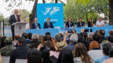 Fernández visitó Brown y encabezó un emotivo homenaje a los héroes de Malvinas