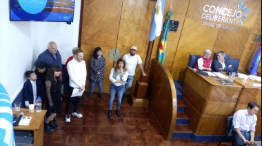 En una frenética sesión Velázquez rompió el Frente de Todos y cantó Antonio Ríos