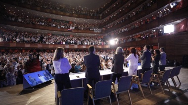 Cristina cargó contra los libertarios y los tildó de “mamarrachos”