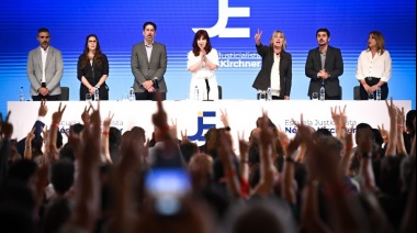 Cristina cargó contra los libertarios y los tildó de “mamarrachos”