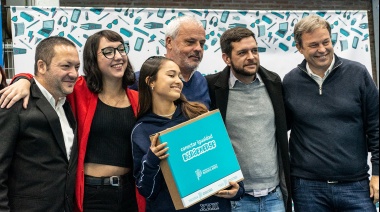 Cascallares y Fabiani entregaron 972 netbooks a estudiantes secundarios