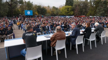 Fernández visitó Lomas y recalcó que “es imperioso reconocer a la economía popular”