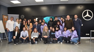Russo visitó la planta de Mercedes Benz en Malvinas Argentinas