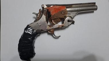 Menores pidieron un Uber y le robaron al chofer con un arma oxidada