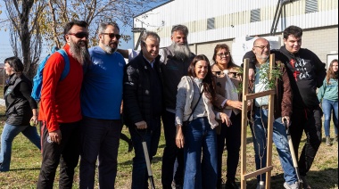 Plantaron 150 árboles nativos en homenaje por el aniversario de Almirante Brown