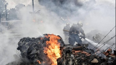 Feroz incendio en una cooperativa de reciclado en Villa Fiorito