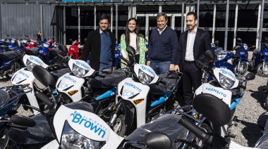Cascallares y Fabiani presentaron 50 motos para la prevención en Brown