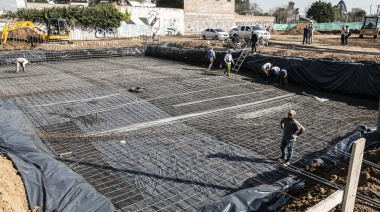 Cascallares recorrió las obras del nuevo polideportivo con natatorio en Rafael Calzada