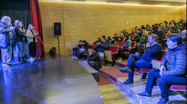 Cascallares participó de la entrega de premios del concurso de futuros historietistas