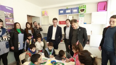 Kicillof visitó Lanús e inauguró los edificios de dos jardines de infantes