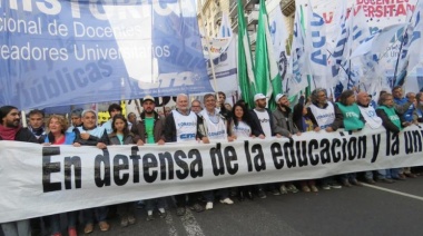 Docentes universitarios cerraron revisión salarial: agregaron un 10%