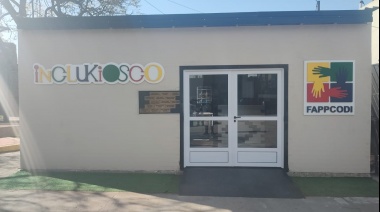 Abrió el primer "Inclukiosco" de Lanús, atendido por alumnos de escuelas especiales