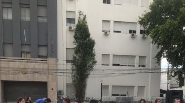 Gremios docentes y organizaciones estudiantiles se manifestaron en defensa de la educación pública