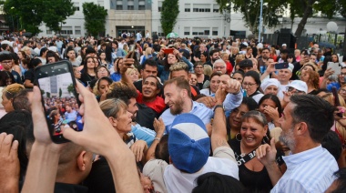 Otermín juró como intendente y llamó a los vecinos a hacer "el mejor gobierno de la historia"