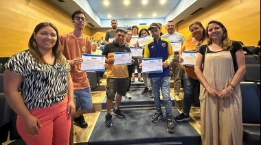 Vecinos realizaron un curso de manipulación de alimentos y recibieron su certificado habilitante