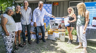 El Municipio entregó maquinarias y herramientas a emprendedores
