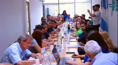 Los estatales le meten presión a Kicillof para reabrir la discusión salarial este mes