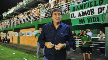 Falconi palpitó el Clásico del Sur y bromeó con la posibilidad de llevar al Kun Agüero a Banfield