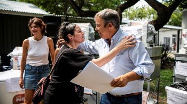 Cascallares entregó maquinarias y herramientas a emprendedores brownianos