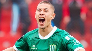 Banfield festeja con las manos mágicas de Barovero y los goles de Rivera
