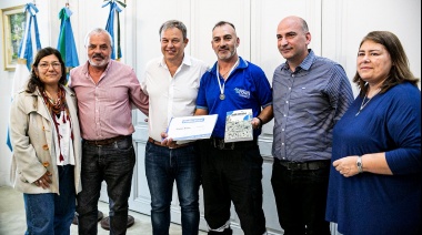 Cascallares reconoció a trabajadores municipales que terminaron sus estudios con el Plan FINES