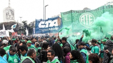 Los estatales nacionales llaman a sus pares provinciales y municipales a sumarse al paro