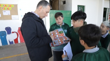 Gray recorrió “La Escuela de Hoy” en el Jagüel y celebró su aniversario