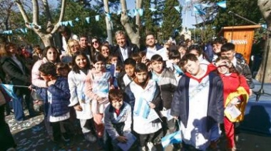 Más de 2500 alumnos participaron de la emotiva promesa a la bandera