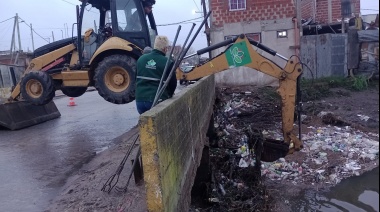 Realizan tareas de saneamiento preventivo en los barrios