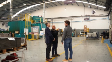 Gray recorrió las instalaciones de la empresa Trefelt Argentina