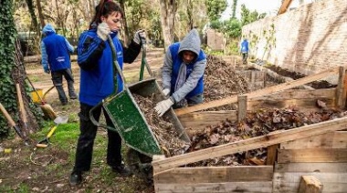 Construyen una huerta agroecológica y una compostera en el Parque Saludable Ramón Carrillo