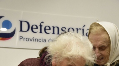 La Defensoría inauguró un espacio en homenaje a las Madres y Abuelas de Plaza de Mayo