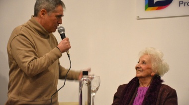 La Defensoría inauguró un espacio en homenaje a las Madres y Abuelas de Plaza de Mayo