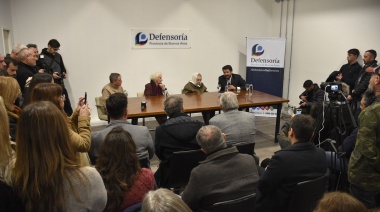 La Defensoría inauguró un espacio en homenaje a las Madres y Abuelas de Plaza de Mayo