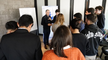 Gray participó del ciclo de formación del Centro de Jóvenes Políticos