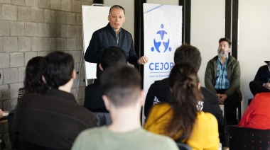 Gray participó del ciclo de formación del Centro de Jóvenes Políticos