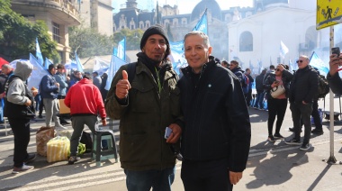 Gray participó de la marcha de San Cayetano en Plaza de Mayo