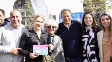 Entregan pases libres provinciales para transporte público a vecinos con discapacidad